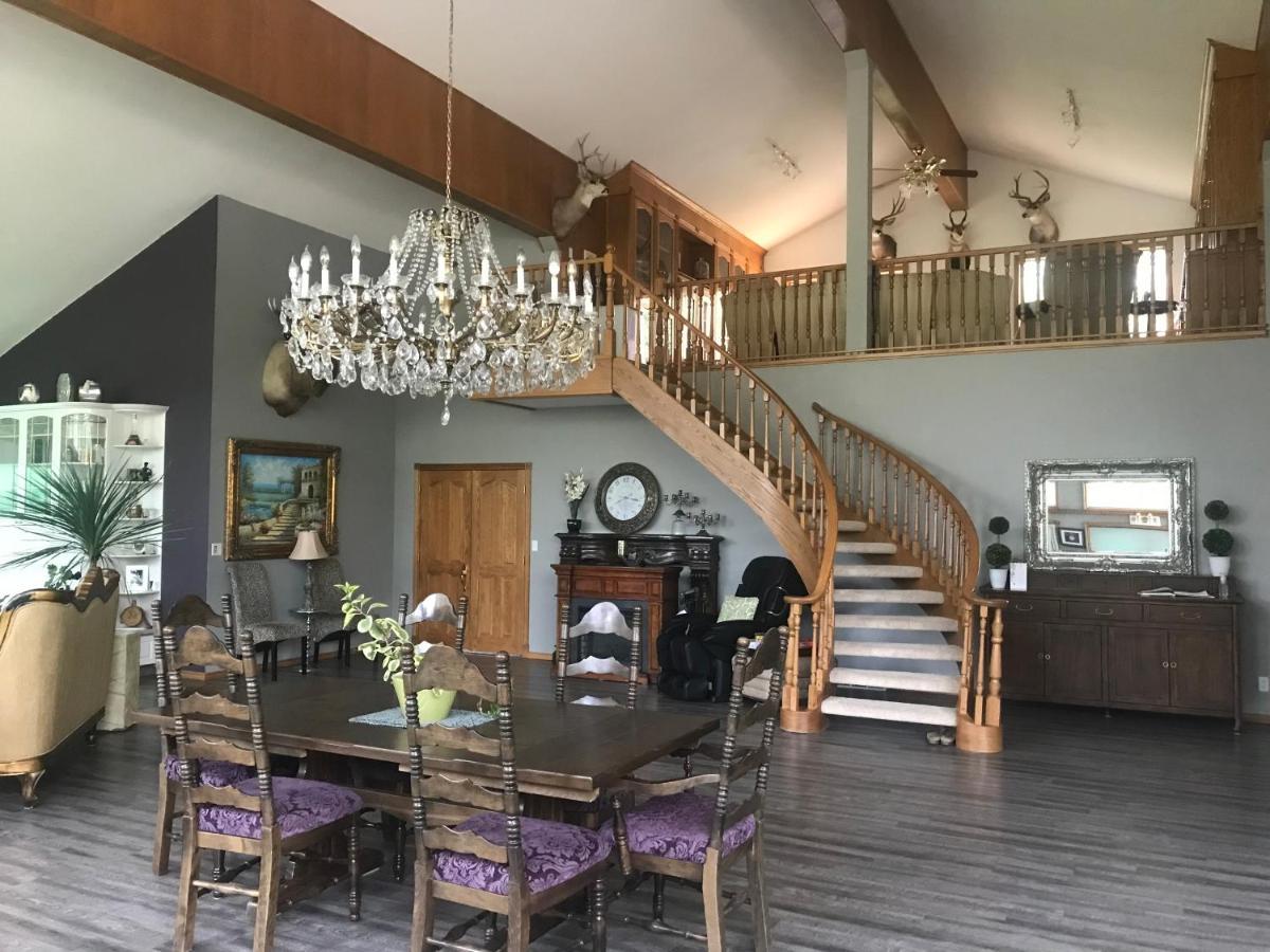 Rolling Hills Country Resort Bed And Breakfast Three Hills Екстериор снимка