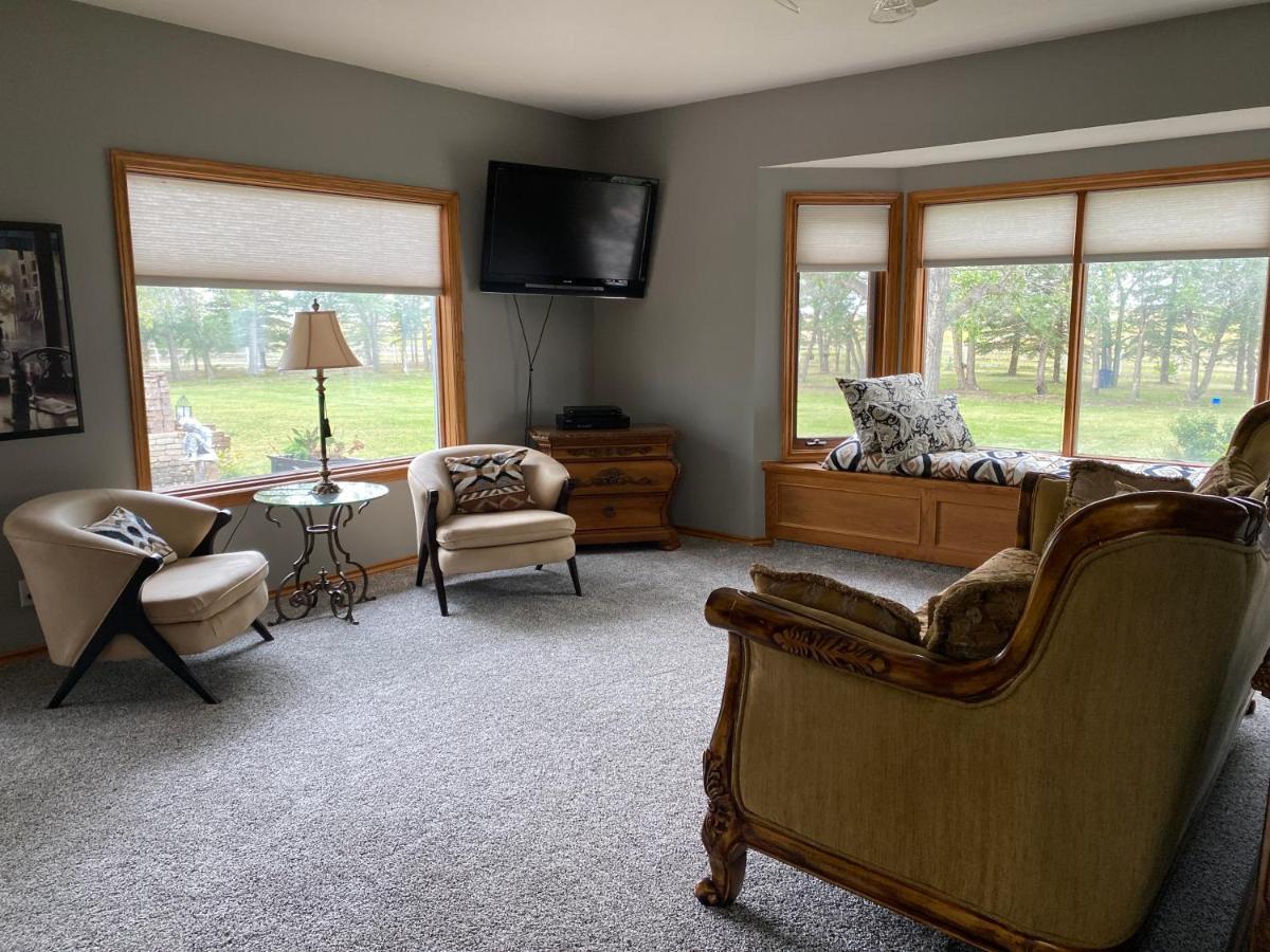 Rolling Hills Country Resort Bed And Breakfast Three Hills Екстериор снимка