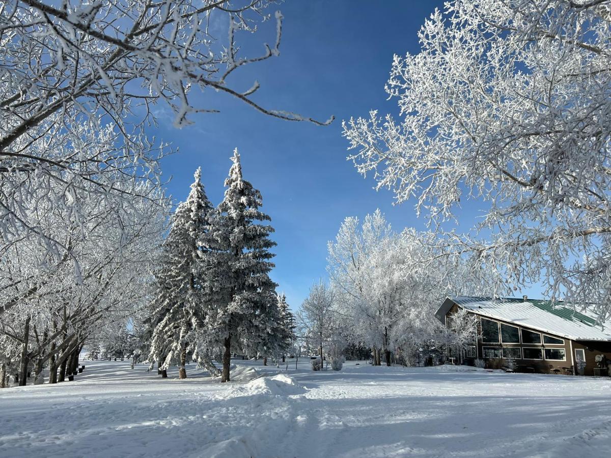 Rolling Hills Country Resort Bed And Breakfast Three Hills Екстериор снимка