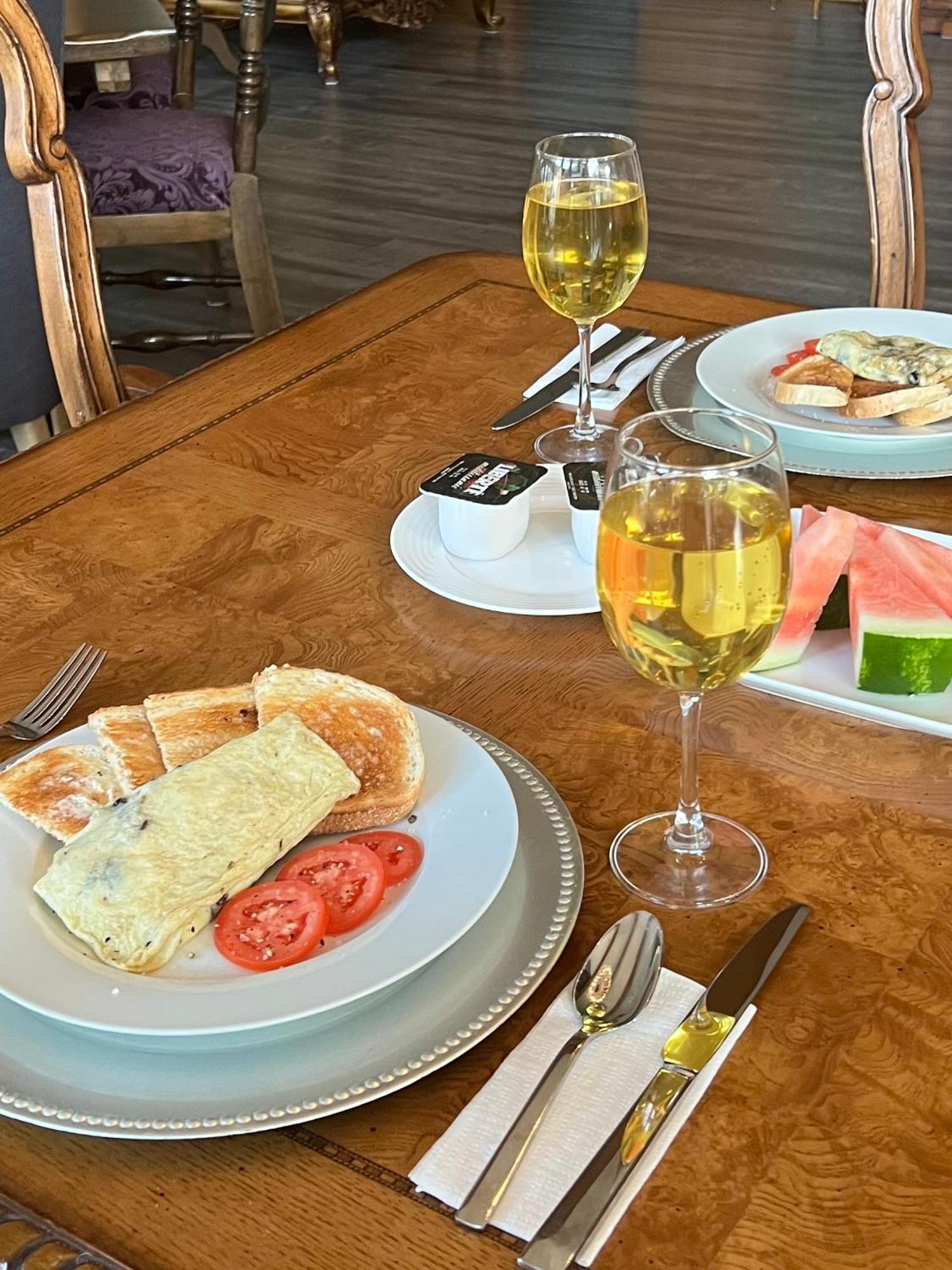 Rolling Hills Country Resort Bed And Breakfast Three Hills Екстериор снимка